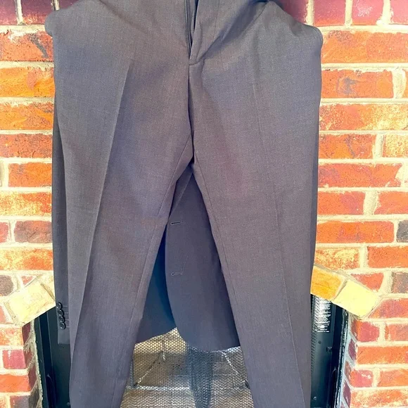 BRAND NEW J. Ferrar Slim Fit Charcoal Suit